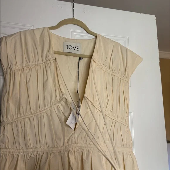 Tove Cream Short Dress - Picture 3 of 6